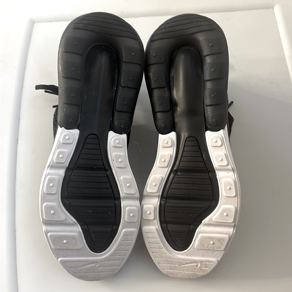 Nike Airmax 270 - Picture 6 of 7